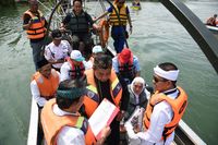 Bupati Dedi Lantik Kades di Aliran Sungai Citarum