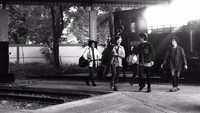 Adegan dibuat natural cukup berjalan bak anak band yang cool dan berhenti pada satu titik dan tampil sebagai anak band. Foto: dok. Musica Studios