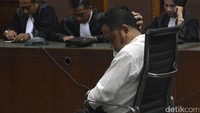 Kasman Sangadji, divonis 3 tahun 6 bulan penjara dan denda Rp 100 juta subsidair 2 bulan penjara.