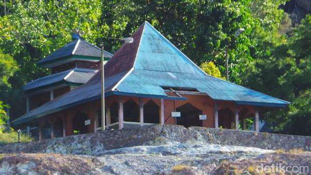 Masjid di Bukit Kasih (Shafa/detikTravel)