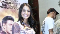 Amanda tampil saat ditemui di acara pemutaran trailer film Promise di Plaza Senayan, Jakarta, Senin (14/11/2016). Foto: Noel/detikHOT