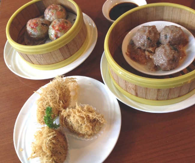Kalau Mau Makan Siang di Menteng, Ada Dim Sum Kanton dan Nasi Rames Peranakan yang Sedap