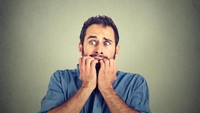 Anxiety atau kecemasan adalah satu dari berbagai alasan lainnya mengapa kamu mengeluarkan keringat berlebih. Menurut Anxiety Center, keringat berlebih akan hadir selama beberapa saat dan mereda seiring tingkat kecemasan yang menurun. (Foto: ilustrasi/thinkstock)