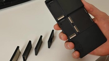 Kalau melihat prototipenya, tampak ada tiga modul yang bisa dibuka-pasang. Namun Phandroid mengatakan pihaknya hanya memegang satu modul, yakni kamera. Sementara itu dua modul sisanya merupakan modul dummy. Foto: Istimewa/phandroid