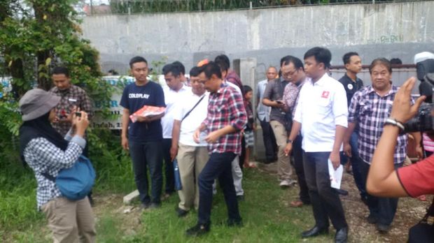  Seorang Warga Ragunan Tawarkan Lahannya ke Djarot untuk Dijadikan RPTRA