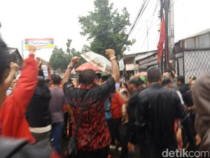 Blusukan di Ciracas Jaktim, Ahok Kembali Ditolak Sekelompok Orang
