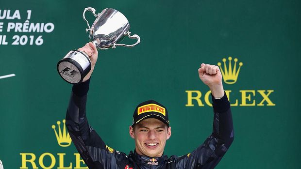 Aksi Verstappen di Interlagos Dikomparasikan dengan Aksi Senna dan Schumi