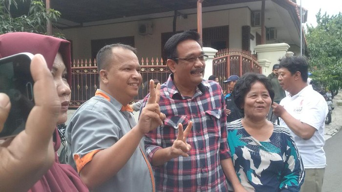 Blusukan di Mampang, Djarot Bertemu Adik Kelas Saat SMA