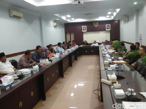 Datang di Finalisasi PAPBD, Asisten II Pemkab Jember Ditolak DPRD