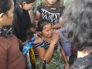 Hujan Deras Turun Saat Intan Olivia Korban Bom Samarinda Dimakamkan
