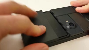 Namun untuk prosesor dan layar dikatakan sudah tertanam secara pabrikan. Komponen ini tak bisa diutak-atik oleh pengguna, seperti dilansir Phandroid, Selasa (15/11/2016). Foto: Istimewa/phandroid