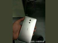 Tampang Nokia Android Mirip iPhone 