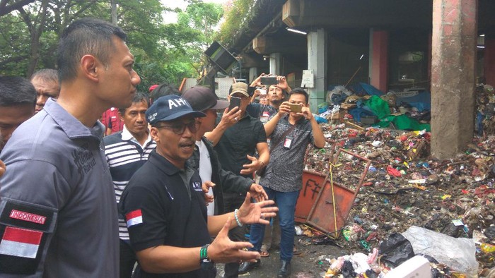 Agus Yudhoyono Prihatin Lihat Sampah Menumpuk di TPS