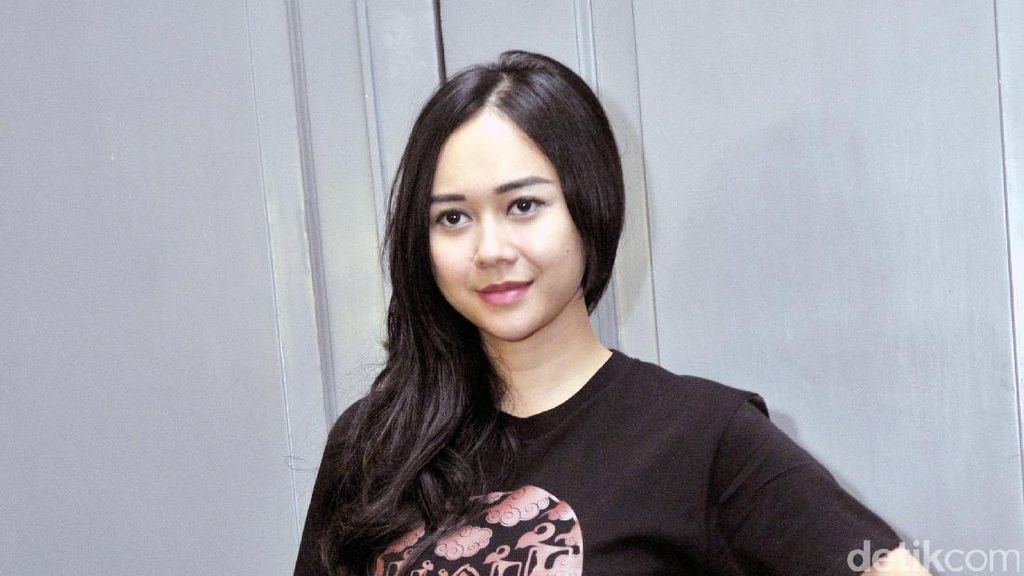Cerita Aura Kasih yang Terjatuh Saat Manggung