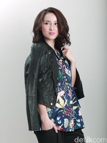 Mulai Syuting Umur 16 Tahun, Julie Estelle Siswa Berprestasi di Sekolah