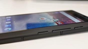 Ketika melepaskan modul, pengguna juga wajib memasukan password supaya sistem bisa melanjutkan proses penggantian. Foto: Istimewa/phandroid