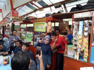 Sylviana Murni ke Pemprov DKI: PKL Jangan Diomelin Melulu