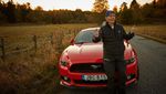 Orang Tertua yang Masih Gemar Nyetir Ford Mustang