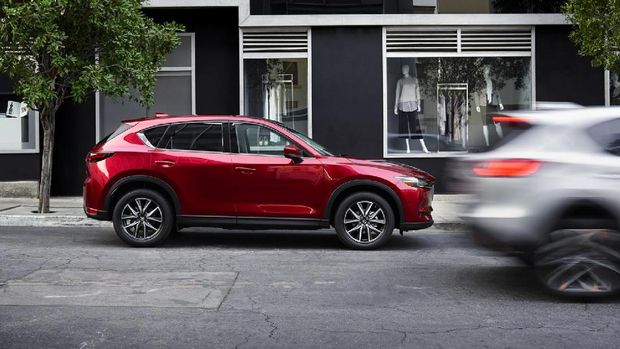 Rahasia di Balik Warna Kinclong Mobil Mazda