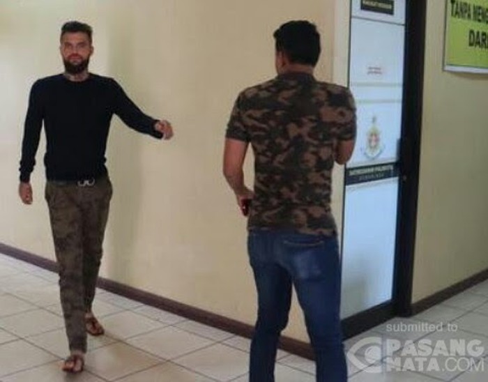 Pemain Sepakbola Diego Michiels Dicokok Polisi di Samarinda