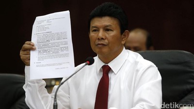 Polisi Tetapkan Ahok Sebagai Tersangka