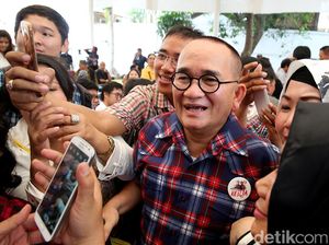 Dukung Jokowi, Ruhut Masuk Tim Bravo 5 Bersama Luhut