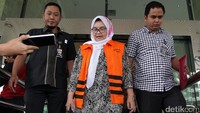 Penyidik KPK terus melakukan pemeriksaan terhadap tersangka mantan Menteri Kesehatan itu.
