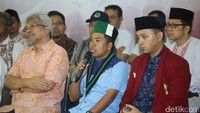 Hadir pula dalam konferensi pers tersebut perwakilan dari HMI.
