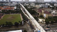 Panjang pengerjaan adalah 10,5 kilometer dengan 12 halte Transjakarta.