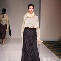 Koleksi fashion show Tuty Cholid Mengangkat tema Love di IPMI Trend Show 2017. Senayan CIty. Jakarta. [Foto: Mohammad Abduh/Wolipop]