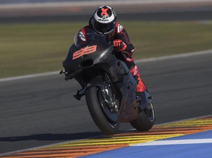 Lorenzo Takkan Ubah Gaya Membalap di Ducati