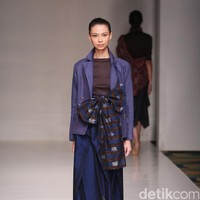 Koleksi fashion show Tuty Cholid Mengangkat tema Love di IPMI Trend Show 2017. Senayan CIty. Jakarta. [Foto: Mohammad Abduh/Wolipop]