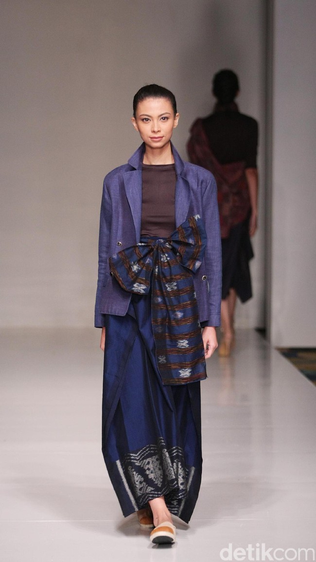 Koleksi fashion show Tuty Cholid Mengangkat tema Love di IPMI Trend Show 2017. Senayan CIty. Jakarta. [Foto: Mohammad Abduh/Wolipop]