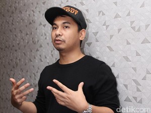 Canda Tawa Raditya Dika Saat Bagi-bagi Tips Sukses