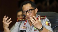 Kapolri Jenderal Tito Karnavian memberikan penjelasan seusai Bareskrim Polri menetapkan Ahok sebagai tersangka.