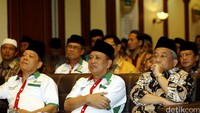 Menristek Dikti M Nasir duduk sebaris dengan mantan Mendikbud M Nuh.