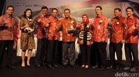 Pemerintah memberikan jaminan terhadap penerbitan obligasi yang akan dilakukan oleh PT Hutama Karya (Persero). Penjaminan diberikan dalam rangka mendukung pendanaan dan mempercepat pembangunan jalan tol di Sumatera yang digarap BUMN konstruksi itu.