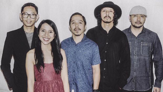 <i>Sweet Seventeen!</i> Mocca Rayakan HUT ke-17 dengan 'When We Were Young'