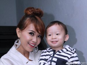 Keceriaan Winda Viska dan Buah Hatinya
