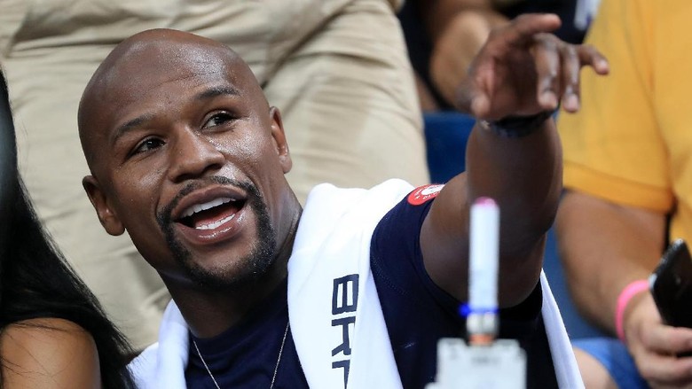 Mayweather Akan Pensiun Lagi Usai Tarung Lawan McGregor Mayweather Akan Pensiun Lagi Usai Tarung Lawan McGregor