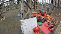 Perbaikan yang dilaksanakan tim PDKB tidak mengganggu suplai listrik ke pelanggan, sehingga energi yang dibangkitkan dapat terjual. Agus Trimukti/Humas PLN.