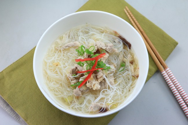 Yuk, Masak Bihun Jadi Sup dan Omelet yang Gurih Enak!