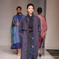 Koleksi fashion show Tuty Cholid Mengangkat tema Love di IPMI Trend Show 2017. Senayan CIty. Jakarta. [Foto: Mohammad Abduh/Wolipop]