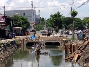 Proyek Box Culvert di Jemur Ngawinan Sebabkan Banjir, Pemkot Minta Maaf