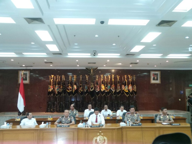 Mabes Polri Tetapkan Ahok Jadi Tersangka Mabes Polri Tetapkan Ahok Jadi Tersangka
