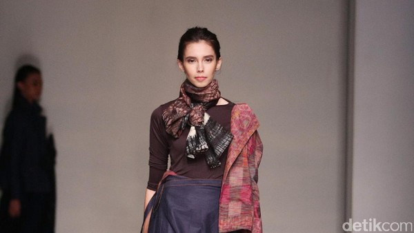 Foto: Koleksi Tuty Cholid Di IPMI Trend Show 2017