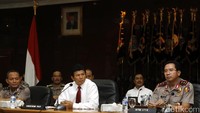 Selanjutnya Ahok dicegah untuk tidak keluar negeri. Hal ini dilakukan untuk langkah penyidikan selanjutnya.