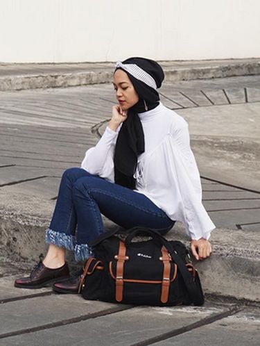 Hijab Style: Dian Pelangi Hingga Nabila Zirus Tampil Ala Hippie 