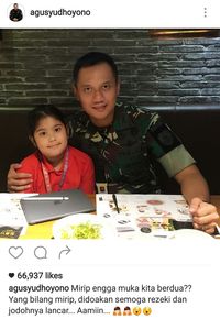 Kala Agus Yudhoyono Pakai Tas Hello Kitty Warna Pink