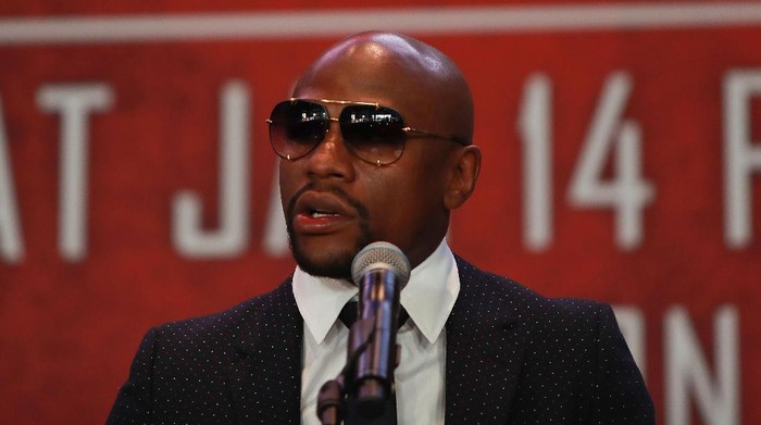NEW YORK, NY - NOVEMBER 16:  President of Mayweather Promotions Floyd Mayweather addresses the crowd during the press conference announcing the Badou Jack v James DeGale Super Middleweight World Title Unification Bout at Barclays Center on November 16, 2016 in the Brooklyn borough of New York City.  (Photo by Michael Reaves/Getty Images)